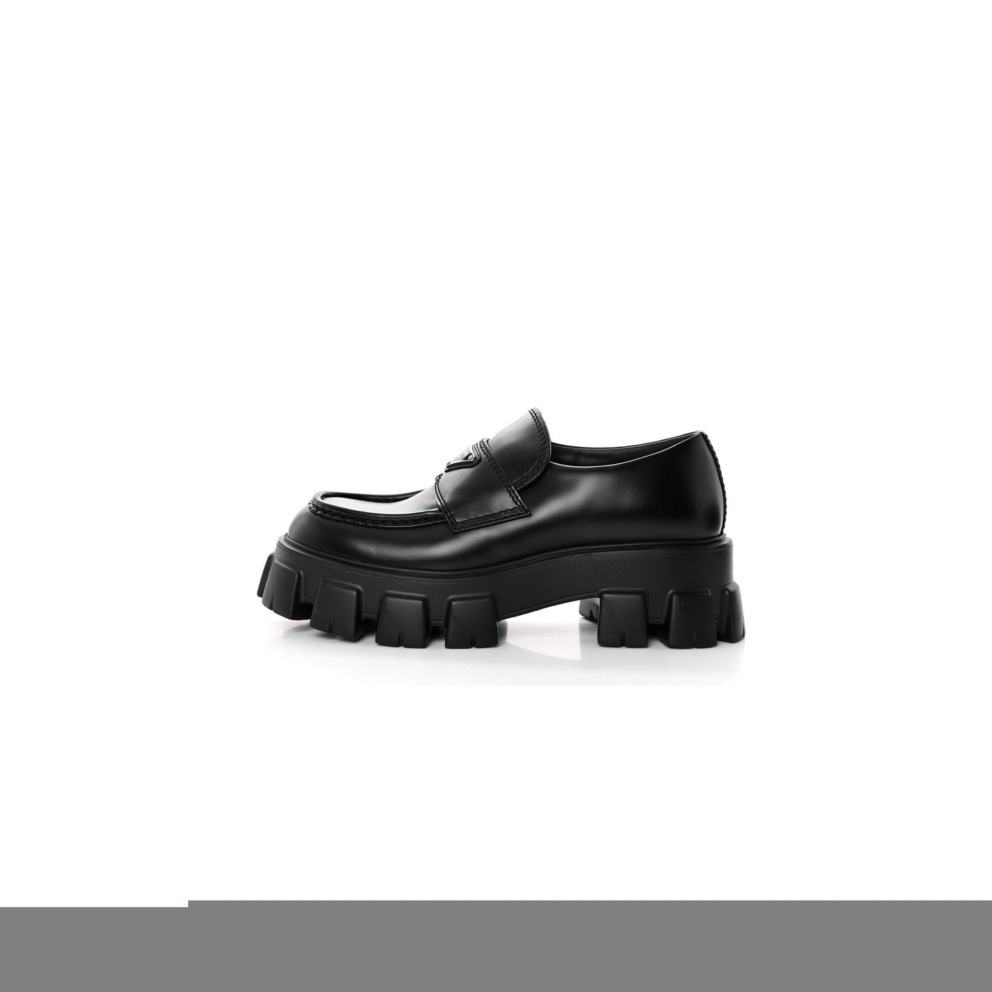 Pra*a spazzolato rois metal triangle logo mens monolith 55mm loafers 6 black