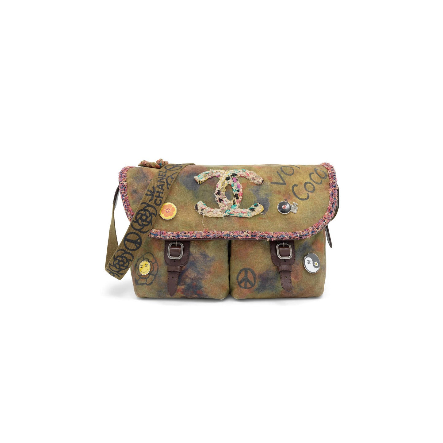 Ch*el graffiti on the pavements messenger bag 144205 (35*29*14cm)