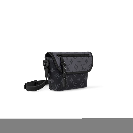 l**is V*t*n pulse wearable wallet m12806 (22.5*16*5cm)