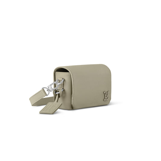 l**is V*t*n fastline wearable wallet m82281 (17.3*12*7cm)