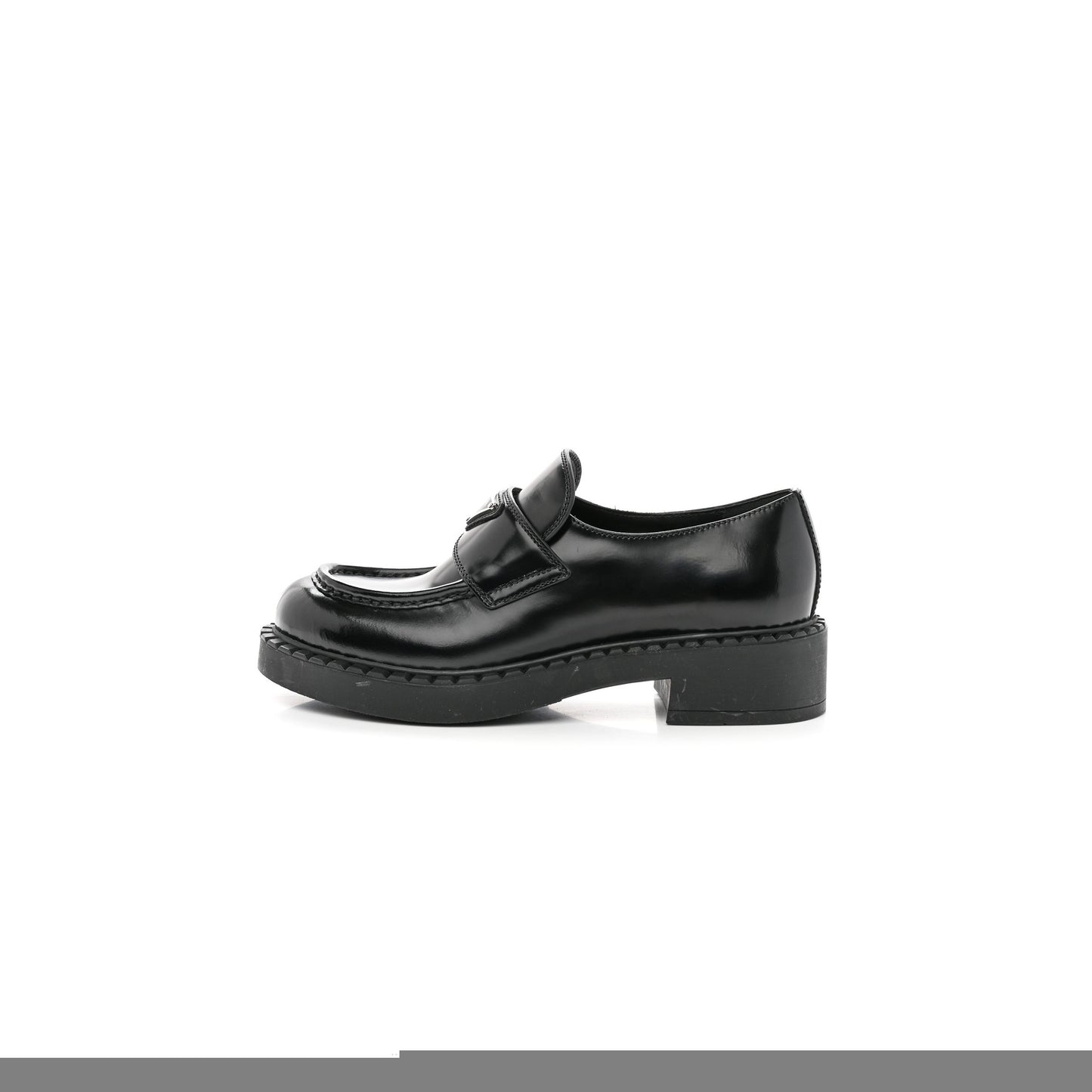 Pra*a spazzolato metal triangle logo 50mm lug sole loafers 39 black