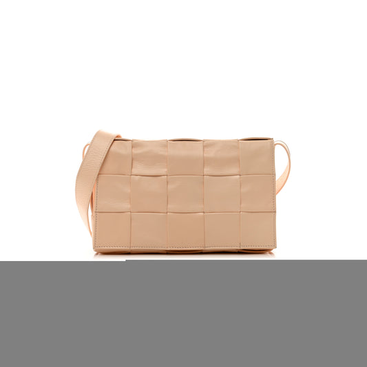 bo*te*ga Ve*ne*ta paper calfskin maxi intrecco cassette crossbody bag melon wash (23*15*5.5cm)