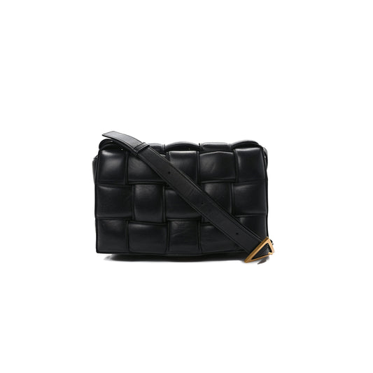 bo*te*ga Ve*ne*ta nappa maxi intrecciato padded cassette crossbody bag black (26*18*8cm)