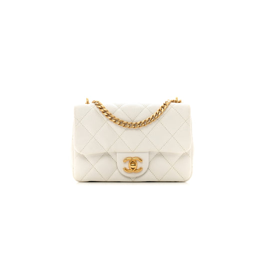 Ch*el master heart buckle flap bag white medium (20*14*8cm)