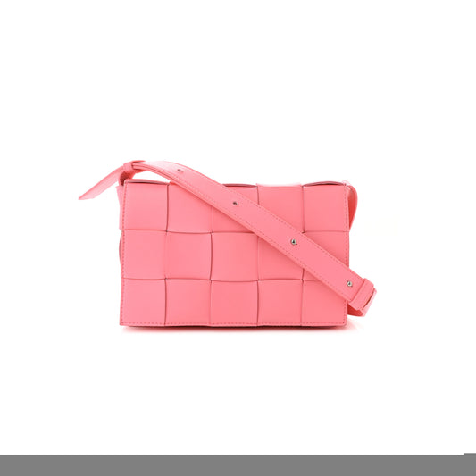 bo*te*ga Ve*ne*ta lambskin maxi intrecciato cassette crossbody bag pink (23*15*5.5cm)