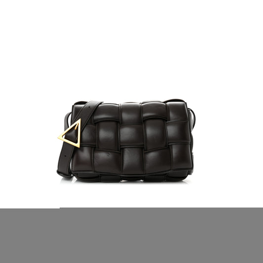 bo*te*ga Ve*ne*ta nappa maxi intreccio padded cassette crossbody bag fondant (26*18*8cm)