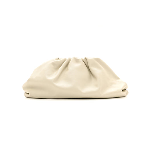 bo*te*ga Ve*ne*ta smooth butter calf the pouch oversized clutch mist (39*23*8cm)