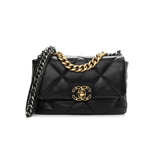Ch*el goatskin quilted medium Ch*el 19 flap black gold hardware (25*17*8cm)