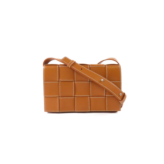 b0tt*ga Ven*ta lambskin leather cassette shoulder bag with silver buckle (23*14*5cm)