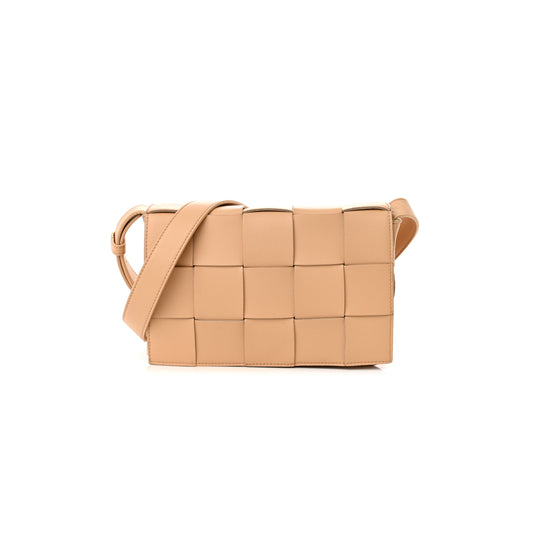 bo*te*ga Ve*ne*ta lambskin maxi intrecciato cassette crossbody bag porridge (23*15*5.5cm)