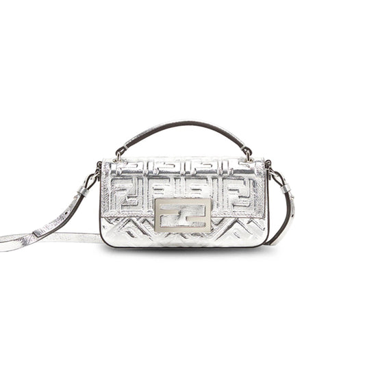 F**di baquette embossed ff pouch 7as142alvlf0mk5 (18.5*10*2.5cm)