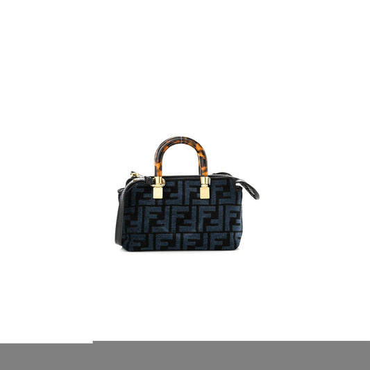 F**di chenille vitello king plexiglass ff mini by the way top handle boston bag blue black (17*11*8cm)